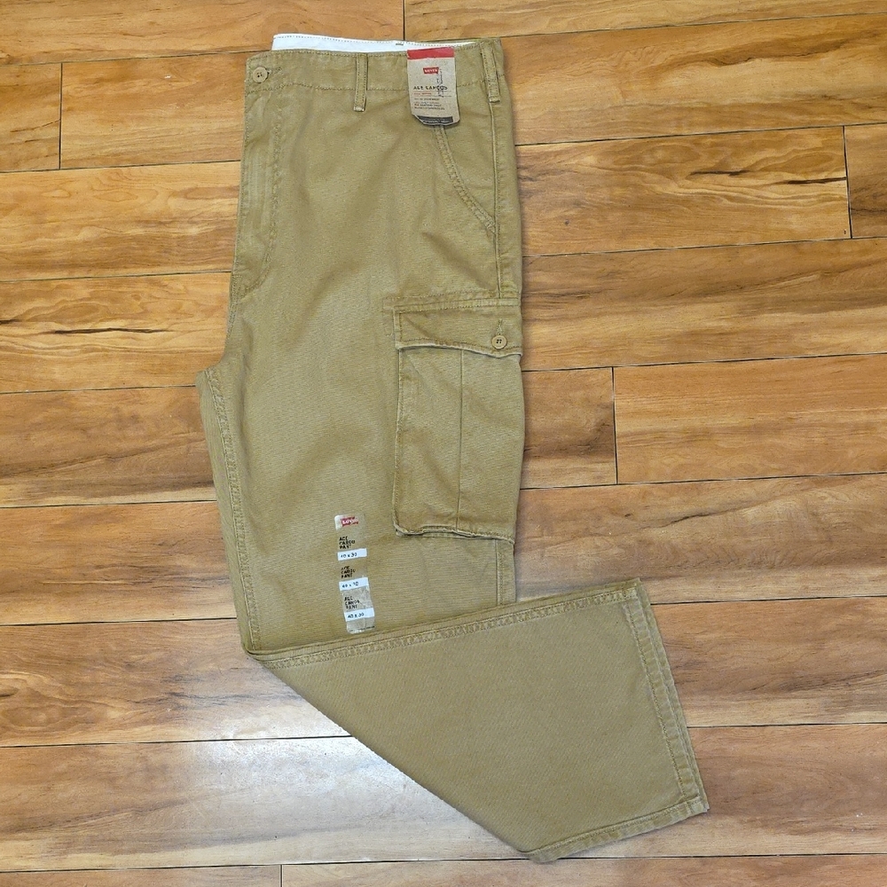NEW Levi's Ace Cargo Pant 40x30 Khaki Relaxed Fit Tapered Leg Double Pocket